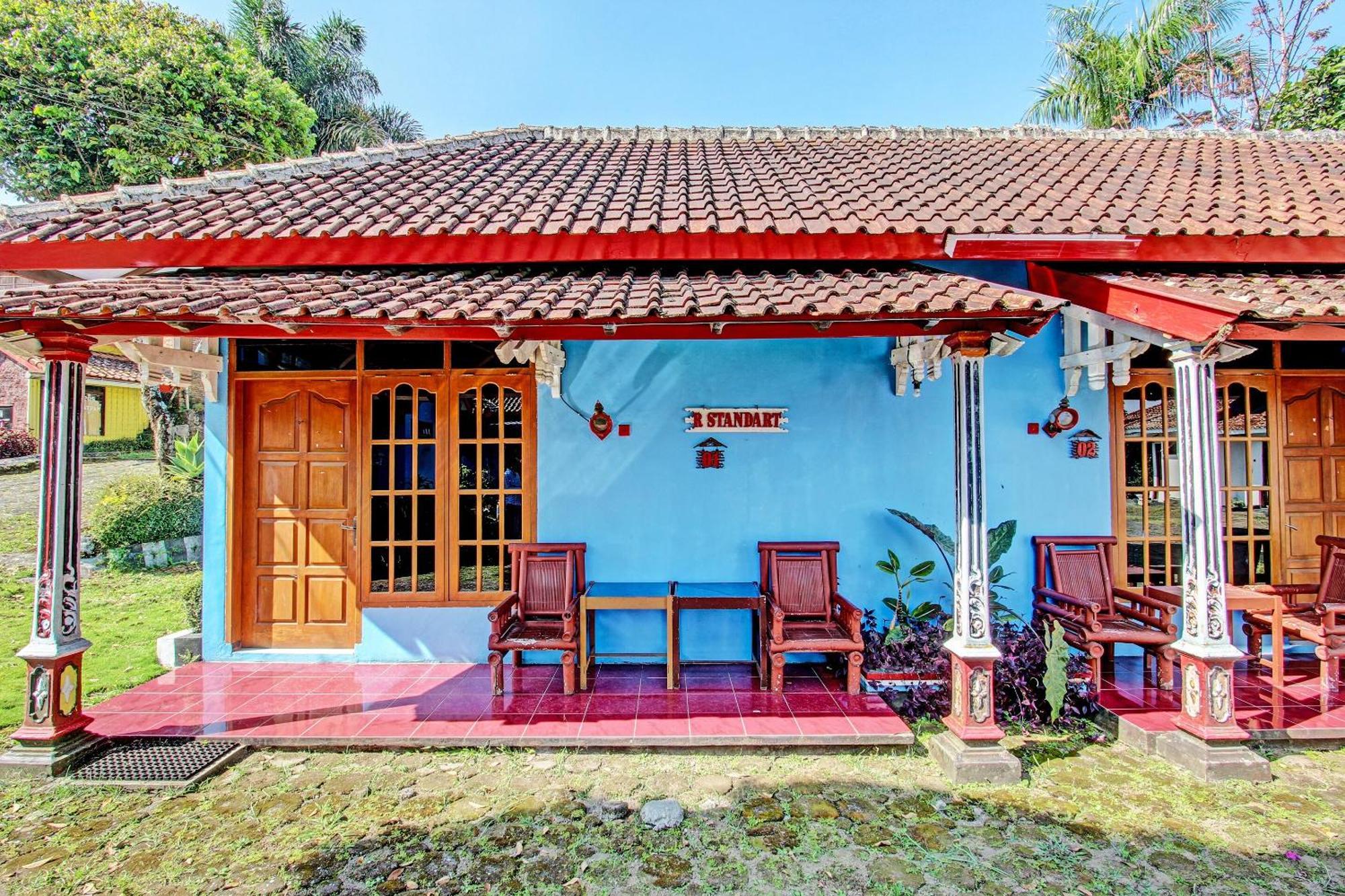 Hotel Capital O 91644 Loka Hause à Salatiga Extérieur photo