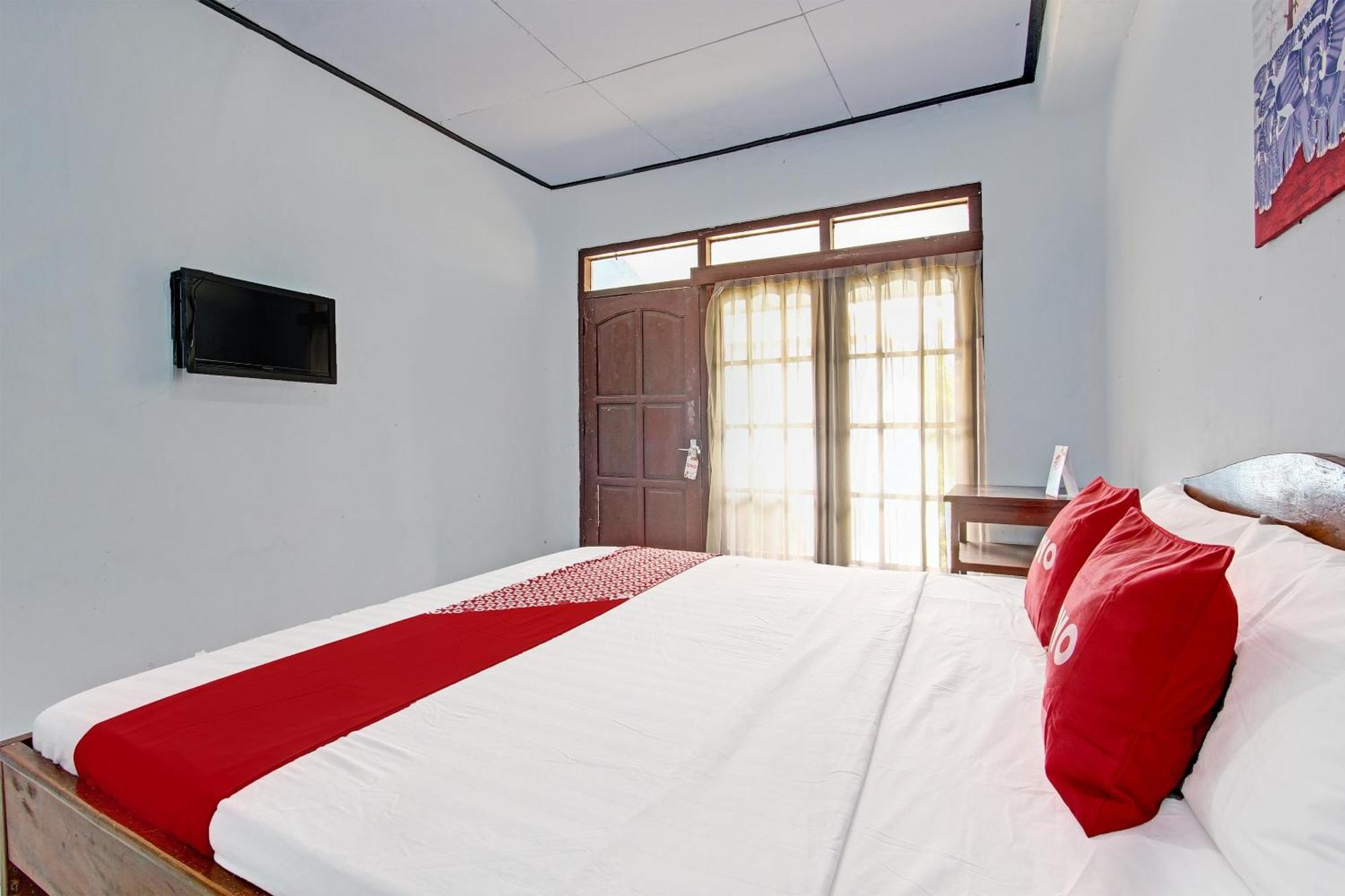 Hotel Capital O 91644 Loka Hause à Salatiga Extérieur photo