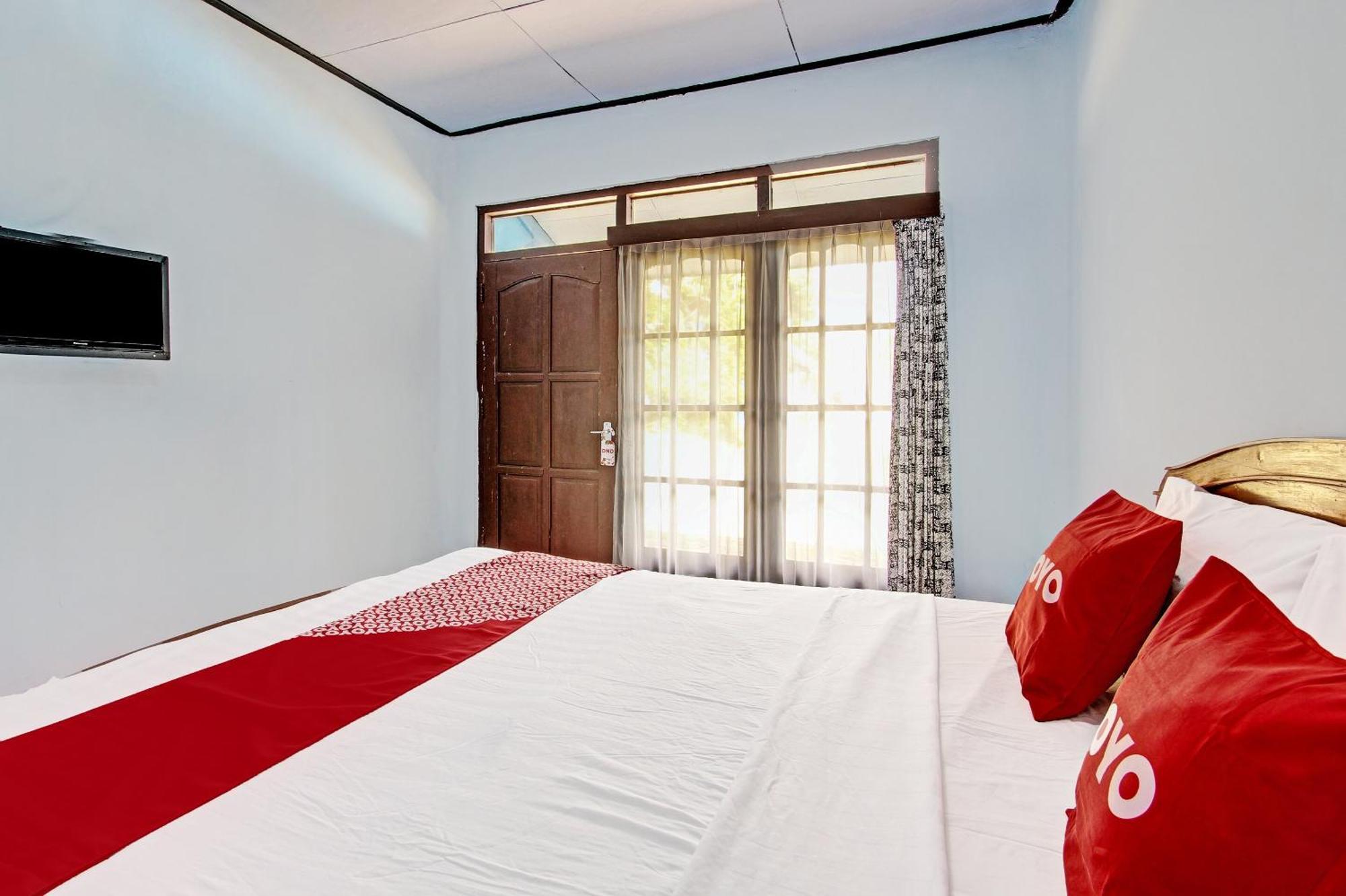 Hotel Capital O 91644 Loka Hause à Salatiga Extérieur photo