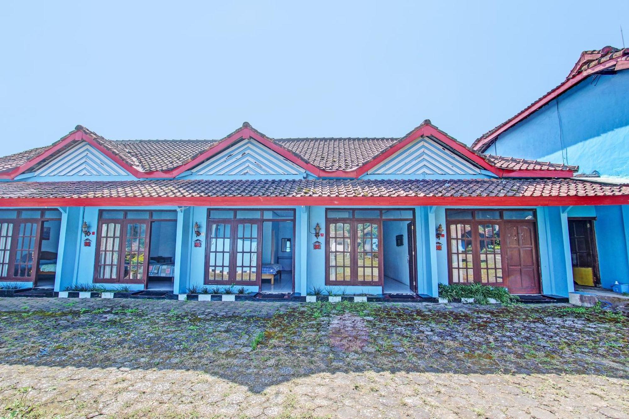 Hotel Capital O 91644 Loka Hause à Salatiga Extérieur photo