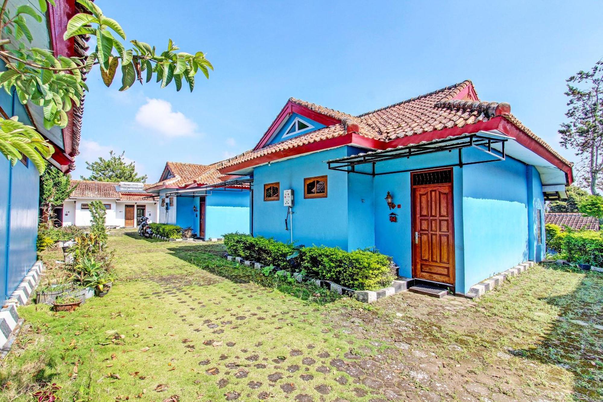 Hotel Capital O 91644 Loka Hause à Salatiga Extérieur photo