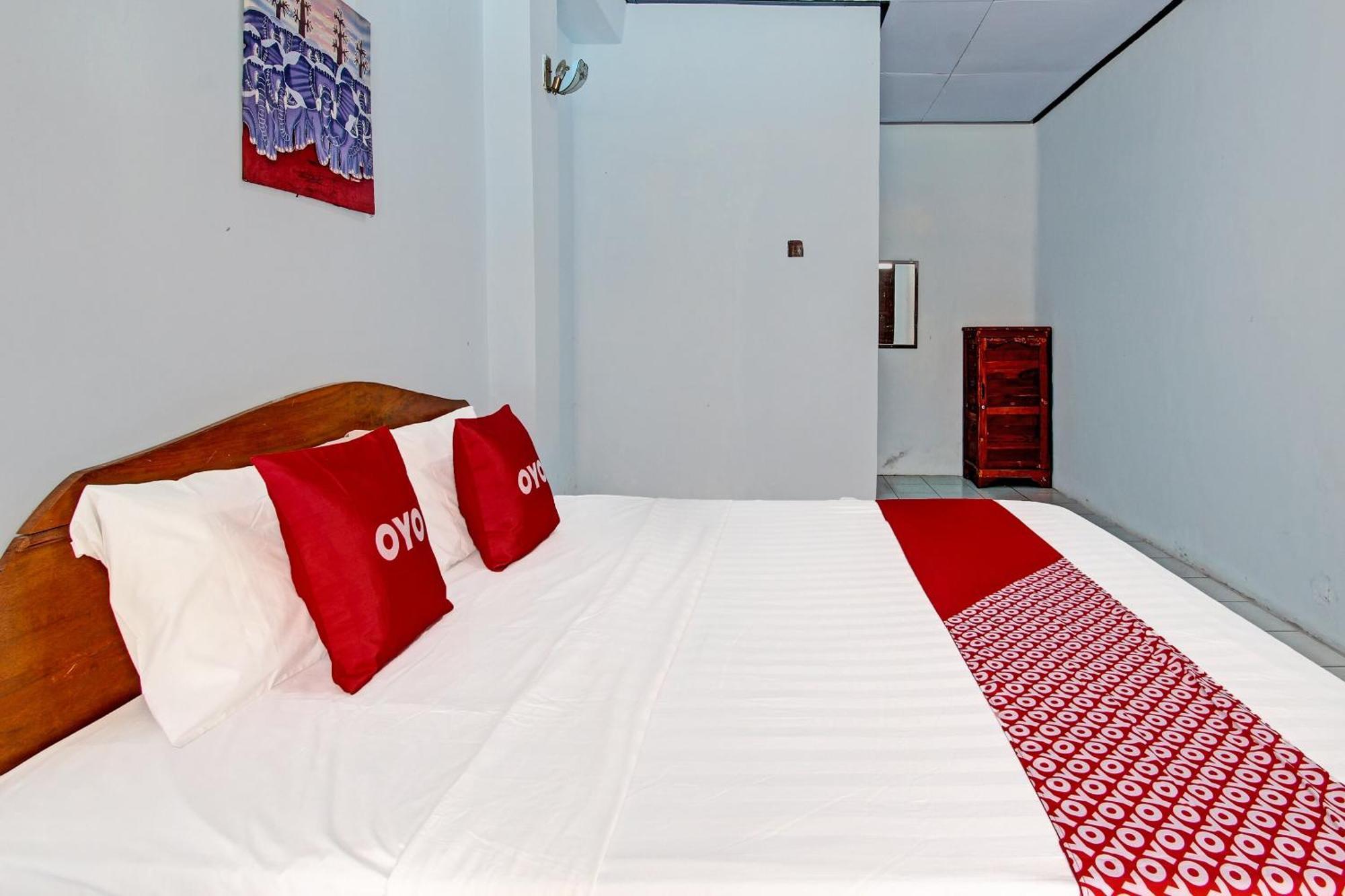 Hotel Capital O 91644 Loka Hause à Salatiga Extérieur photo