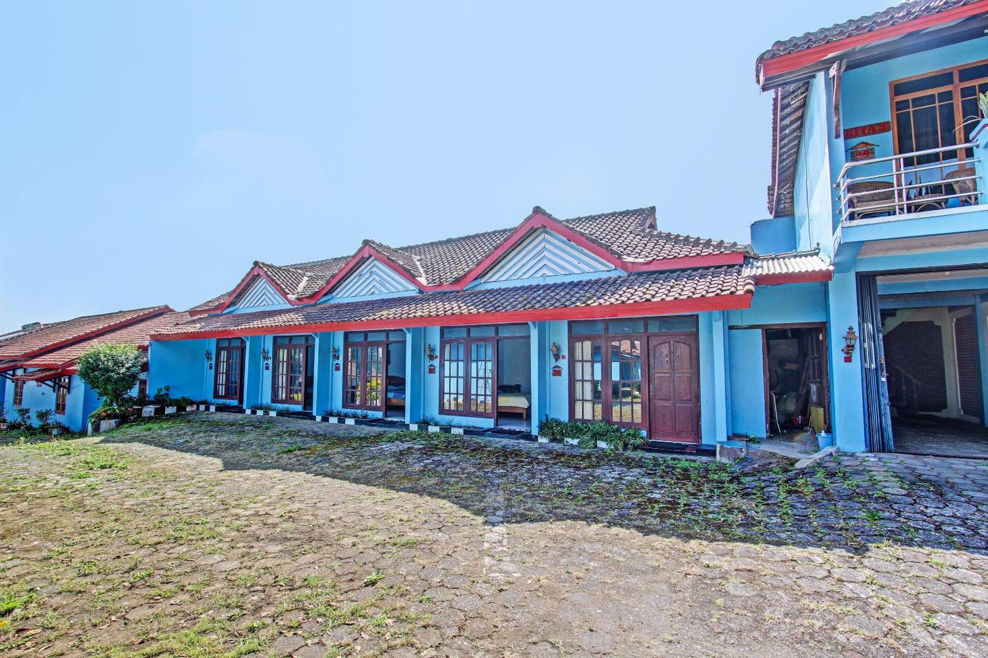 Hotel Capital O 91644 Loka Hause à Salatiga Extérieur photo